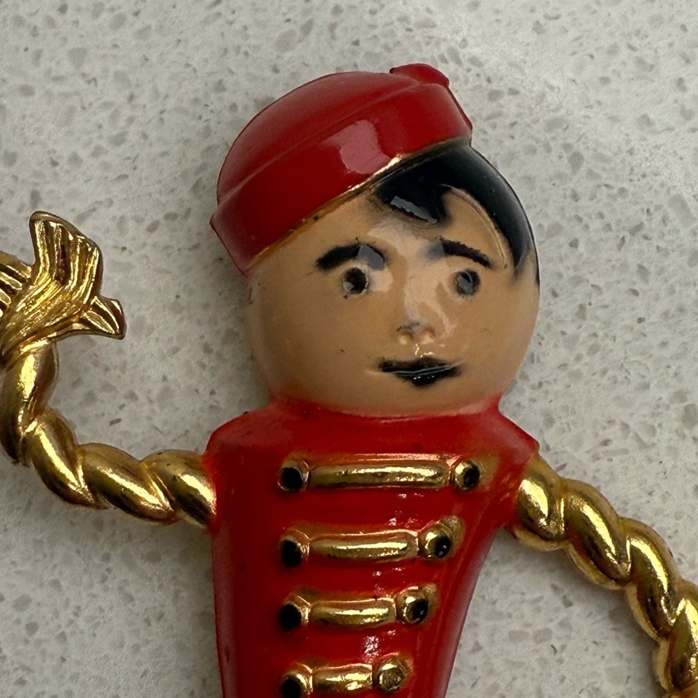 Vintage 1940s Bellboy Brooch Pin Bellhop Bellman Porter RARE - Picture 3 of 8